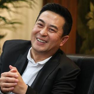 张嘉译最新照片，，，中年演员的魅力风范展示