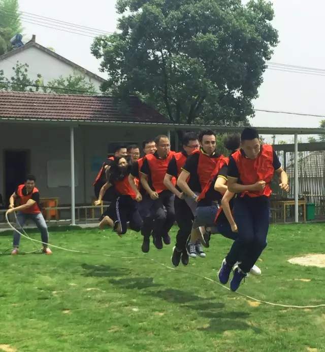 “向梦想出发” 永利皇宫官网销售团建活动完善绽放